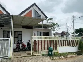 Villa di Malang Dekat Kampus Ternama
