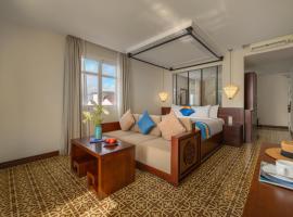 Royal Riverside Hoi An Hotel & Spa，位于会安Thanh Ha的酒店