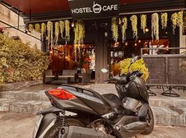 Hostel Friends Station & Cafe，位于南芭堤雅的青旅