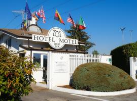 Hotel Motel 2000，位于纳维廖河畔特雷扎诺的酒店