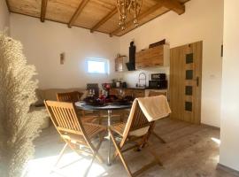 KURNIK - Domek pod lasem，位于Sztabin的酒店