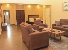 Hôtel Guest House Quatre Saisons，位于Cadjèhoun的酒店