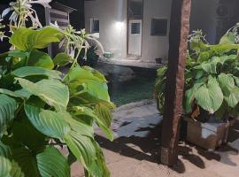 Lymore Guest house，位于Palamarza的酒店