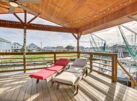 Private Dock, Lanai Bayou Retreat in Barataria!，位于Barataria的酒店