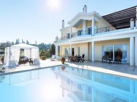 Magnificent Perama Villa - 4 Bedrooms - Villa Noulia - Gym - Great Pool Area - Corfu