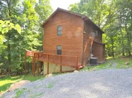 Almost Heaven - Grill, 3 King Beds, Wifi, Deck, Pool Access, Hiking, Wood Stove, Family Friendly