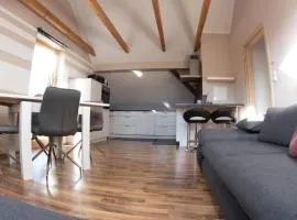 Moderne, gemütliche DG-Wohnung in ruhiger Lage