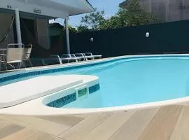 Casa grande com piscina