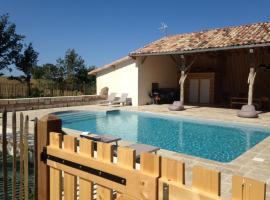 Villa Virginie gite 1，位于Faudoas的酒店