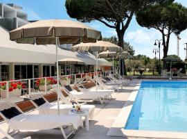 PFA Hotel La Darsena - Follonica，位于普林托迪斯卡利诺的酒店