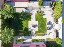 Vitalia Fantastic 1BR Studio Downtown