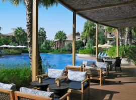 拉皮塔迪拜主题乐园及度假村 - 万豪酒店&度假村，位于迪拜棕榈岛附近的酒店