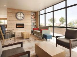 University Hotel Davis Area by IHG，位于迪克森的酒店