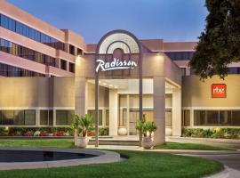 Radisson Hotel Sunnyvale - Silicon Valley，位于森尼维耳市的低价酒店
