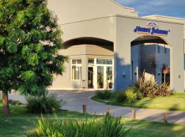 Howard Johnson Hotel & Resort Funes，位于罗萨里奥 - 伊斯拉斯马尔维纳斯国际机场 - ROS附近的酒店