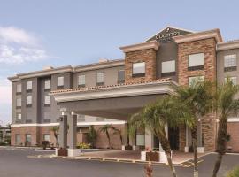Country Inn & Suites by Radisson, Tampa Airport East-RJ Stadium，位于坦帕的酒店