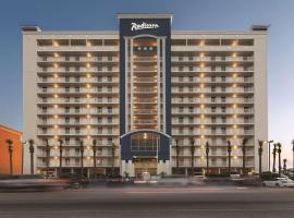 Radisson Panama City Beach - Oceanfront，位于巴拿马城海滩的带按摩浴缸的酒店