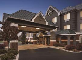 密歇根江山旅馆及套房酒店，位于密歇根城的带泳池的酒店