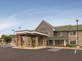Country Inn & Suites by Radisson, Willmar, MN，位于Willmar的带停车场的酒店