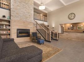 Country Inn & Suites by Radisson, Detroit Lakes, MN，位于底特律莱克斯的酒店