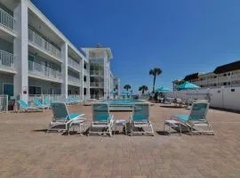 Coastal Waters 107 - A Studio Poolside Retreat