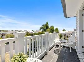 NEW HAVEN - Garden View Balcony，位于Banksia Beach的酒店