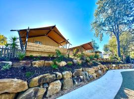 Esk Luxury Glamping Tents，位于Esk的酒店