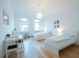 Apt Volt - Modern, neu, komplett ausgestattet, 4 Einzelbetten, zentral mit Waschmaschine Spülmaschine TV Herd Backofen Mikrowelle