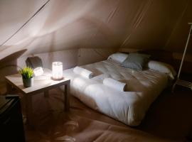 Glamping Atlántico，位于费罗尔的豪华帐篷