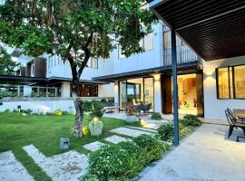 Villa de Lumiere - đô thị thượng lưu Swanbay, Đại Phước 330m2 với 6 phòng ngủ tiện nghi，位于Nhơn Trạch的度假屋