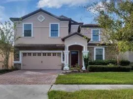 Vibrant 8Bd Villa in Champions Gate
