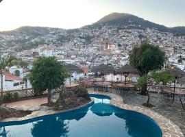 Hotel Cielito Lindo, Taxco，位于塔斯科·德·阿拉尔孔的酒店