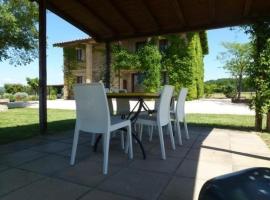 Appartement in Torgiano mit Grill, gemeinschaftlichem Pool und Garten，位于托尔贾诺的酒店