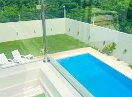 5 Star Villa minutes from Airport and Beaches