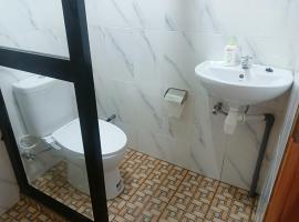 Buda's Homestay Lemukih，位于布莱伦的酒店