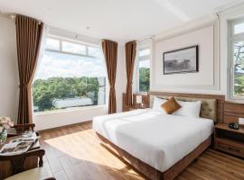 PINE VIEW Hotel Dalat，位于大叻的酒店