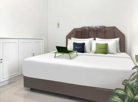 Urbanview Hotel Syariah near Polda Jambi，位于Paalmerah的酒店