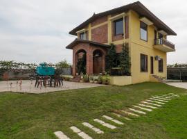 Alaya Stays 3 BHK Farmhouse wit Pvt Pool & Garden - Anantara，位于Gunta的别墅