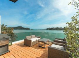 4-Storey, 3BR Seaview Villa Jayden，位于攀瓦海滩的酒店