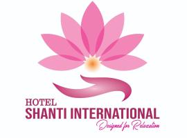Hotel Shanti International，位于德奥加尔的酒店