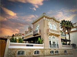 Storytellers Palace，位于圣马蒂纽·杜·波特的酒店