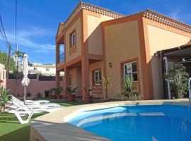 Luxurious villa with private pool - Villa Jardín，位于圣克鲁斯-德特内里费的酒店