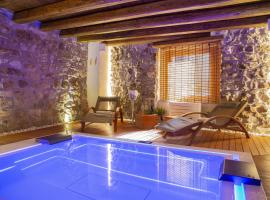 PORTA SOPRANA luxury guest House & spa，位于Sclafani的带停车场的酒店