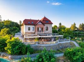 Hotel Plumlov，位于Mostkovice的酒店