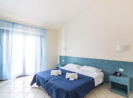 HOTIDAY Resort San Nicola，位于圣尼科拉阿尔切拉的酒店