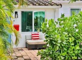 Private Fort Lauderdale cottage，位于劳德代尔堡的乡村别墅