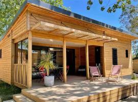 Cottage La Petite Bauloise - Piscine sous dôme - Parking，位于盖朗德的酒店