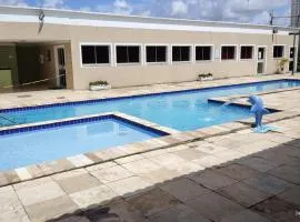 Em Natal, aptº 2/4 inteiro em condomínio fechado.