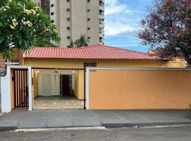Casa da Vó Loy e seu espaço verde，位于阿拉拉夸拉的酒店