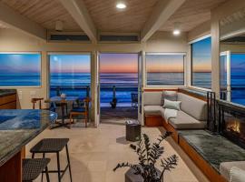Malibu Beach House Getaway On Private Beach，位于马里布的酒店